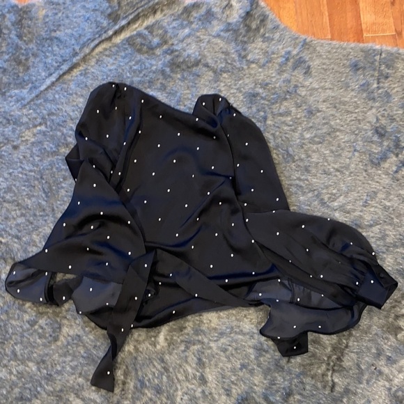 Stella & Dot  black tiny polka dot wrap blouse Sz M - Picture 6 of 10
